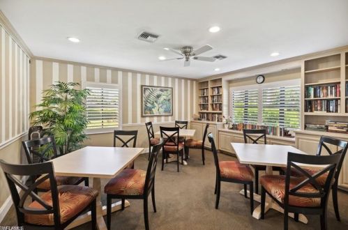 7024 Pelican Bay Blvd, Naples FL 34108-5518 exterior