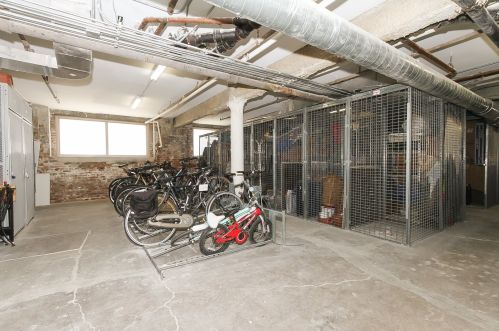 420 Clinton St, Chicago IL 60607-3803 exterior