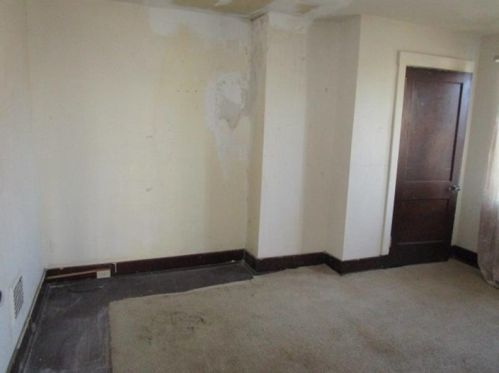 1434 Elm St, Pittsburgh PA 15221-1920 exterior