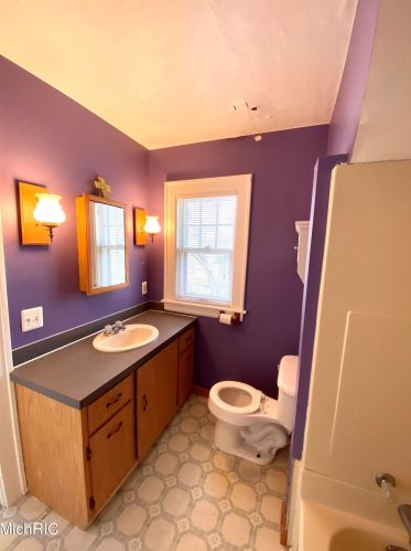 414 Graceland St, Grand Rapids MI 49505-4176 exterior