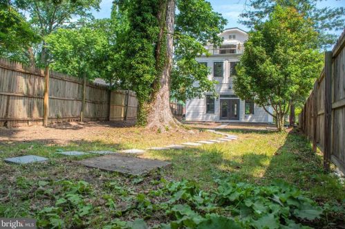 102 Ritchie Ave, Silver Spring MD  20910-5112 exterior