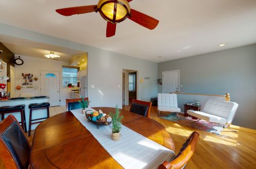 3216 Leland Ave, Chicago, IL 60625-4415