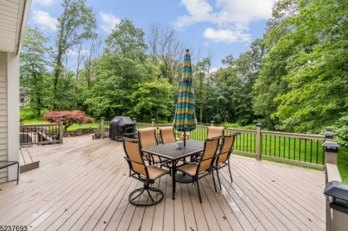 75 Hidden Glen Dr, Sparta NJ  07871-3843 exterior