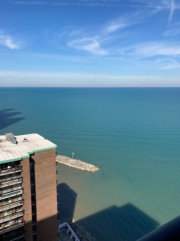 5855 Sheridan Rd, Chicago IL  60660-3816 exterior