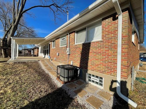 10523 Edgefield Dr, Saint Louis MO 63136-5416 exterior