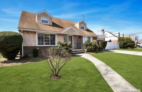 1046 March Dr, Valley Stream, NY 11580-1841