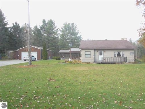 185 County Farm Rd, Harrison MI  48625-9812 exterior