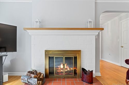 408 Hawthorne Ave, Derby CT 06418-1101 exterior