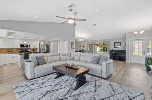 17335 Lake Park Rd, Boca Raton FL 33487-1166 exterior