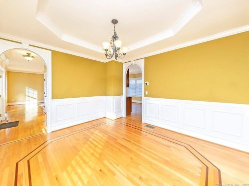 32 Harold Rd, Farmington CT 06032-3407 exterior