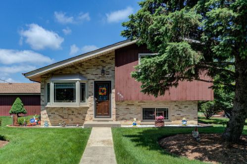 655 Fay Ave, Elmhurst, IL 60126-2123