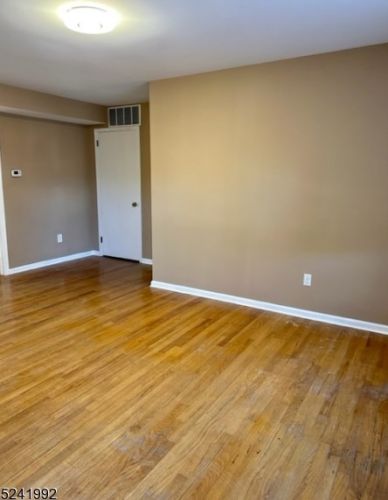 30 Old York Rd, Bridgewater NJ  08807-2784 exterior