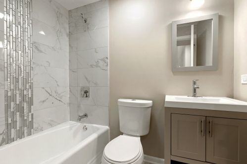 10826 Longwood Dr, Chicago IL  60643-3313 exterior