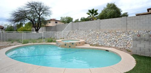 8517 Ramona Madera Ln, Tucson AZ  85747-5712 exterior