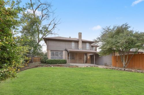 7018 Blackwood Dr, Dallas, TX 75231-5706