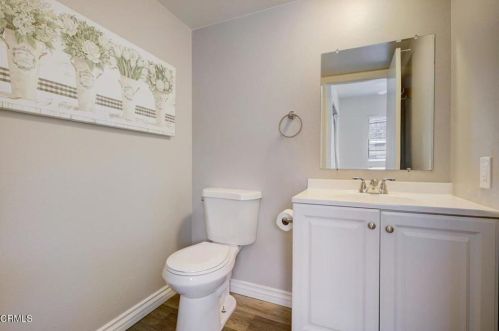 553 E St, Oxnard CA 93030-6983 exterior