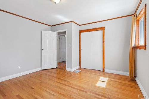 34 Guilford Park Dr, Babylon NY 11704-7928 exterior