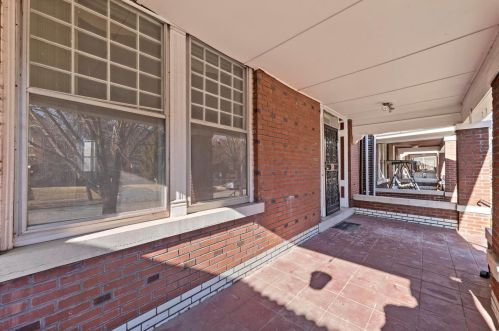 5812 De Giverville Ave, Saint Louis MO 63112-1617 exterior