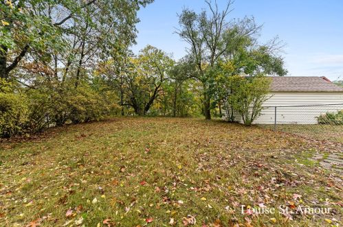 35 Maplewood Ave, Meskegon MI  49444-3045 exterior