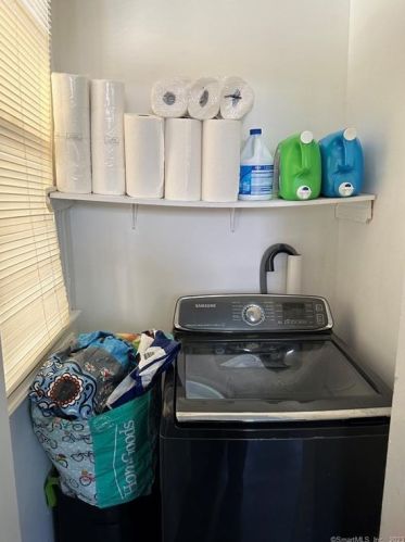 332 Hawthorne Ave, Derby CT 06418-1119 exterior