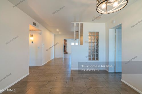 1023 Charleston Ave, Phoenix AZ  85022-1143 exterior