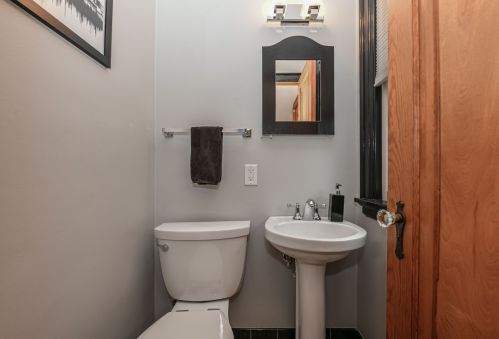 2508 Lefeber Ave, Milwaukee WI 53213-1222 exterior