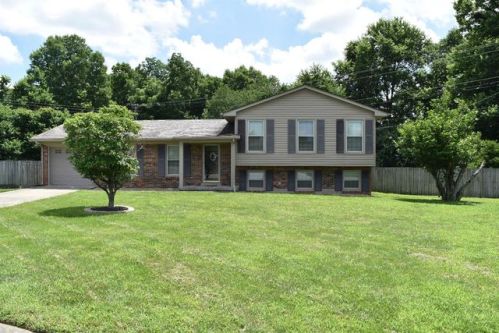 1740 Chelmsford Dr, Lexington KY  40505-2724 exterior