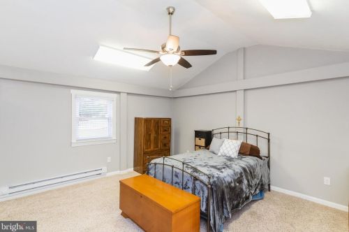 33 Vly Vw Dr, Hanover PA 17331-8307 exterior