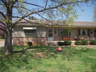 417 Loren St, Springfield MO  65807-1630 exterior