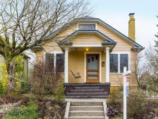 4551 25th Ave, Portland, OR 97211-6431