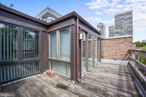 331 2nd St, Philadelphia PA 19122-3324 exterior