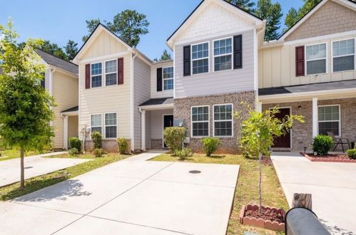 2554 Piering Dr, Lithonia GA  30038 exterior