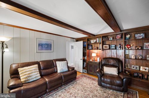 5 Lexington Ave, Pittsburgh PA 15215-3218 exterior