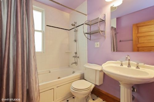 2049 Bradley Pl, Chicago IL  60618-4907 exterior