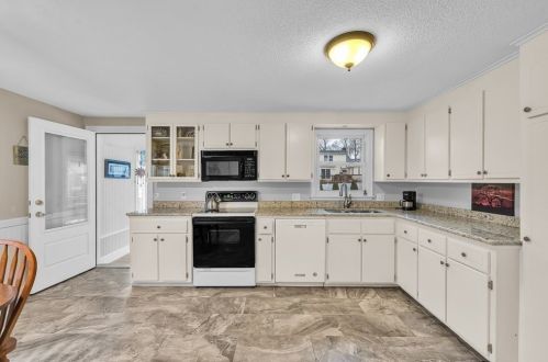 58 Colorado St, Springfield MA 01118-2312 exterior