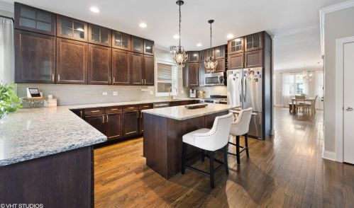 2318 Montana St, Chicago IL 60614-2220 exterior