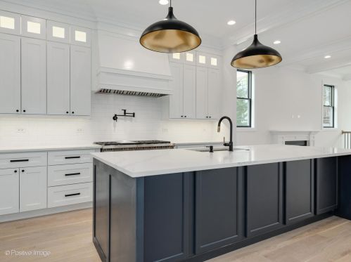 1943 Honore St, Chicago IL  60622-1044 exterior