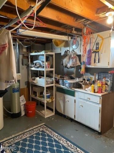 597 Creston St, Meskegon MI 49442-4167 exterior