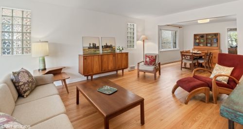 2627 Jerome St, Chicago, IL 60645-1407