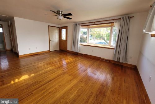 2148 Lee Ln, Chester PA 19014-2213 exterior