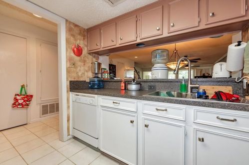 15 April Hl, Montgomery TX 77356-5923 exterior