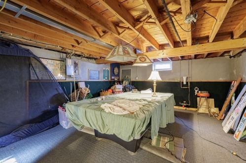 33 Cobb Ave, Chicopee MA 01013-3622 exterior