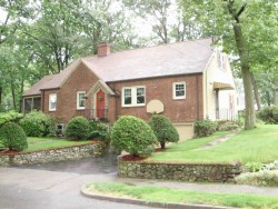 15 Roundwood Rd, Newton, MA 02464-1216