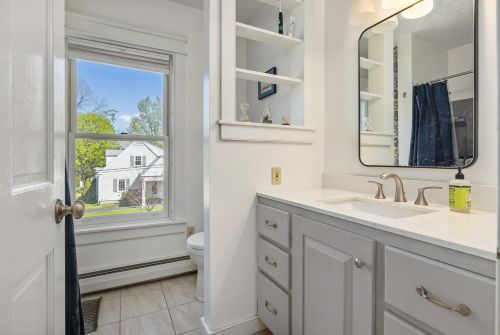 9 Arch St, Dover NH 03820-3627 exterior