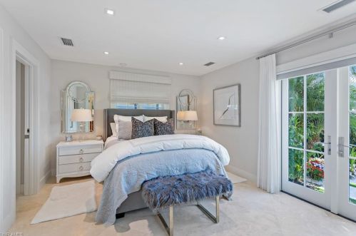 253 Conners Ave, Naples FL 34108-2124 exterior