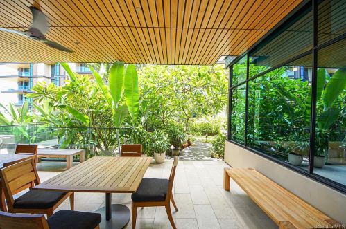 1388 Ala Moana Blvd, Honolulu HI  96814 exterior