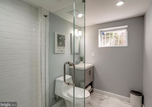 401 Delafield Pl, Washington DC  20011-6112 exterior