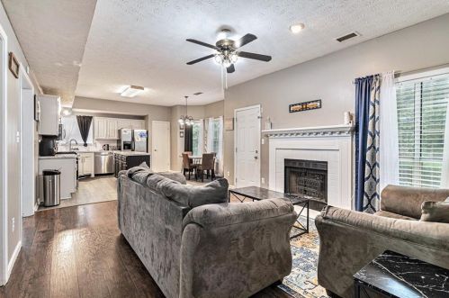 585 Shore Rd, Lithonia GA  30058-5990 exterior