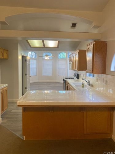 8617 Hoodsport Ave, Bakersfield, CA 93312-5589