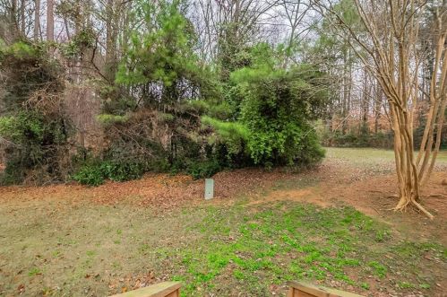 4029 Bayside Cir, Atlanta GA exterior